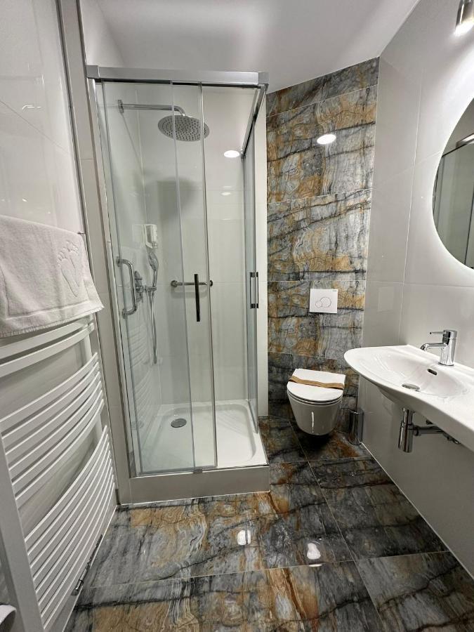 קונין Hotel Kresowianka מראה חיצוני תמונה