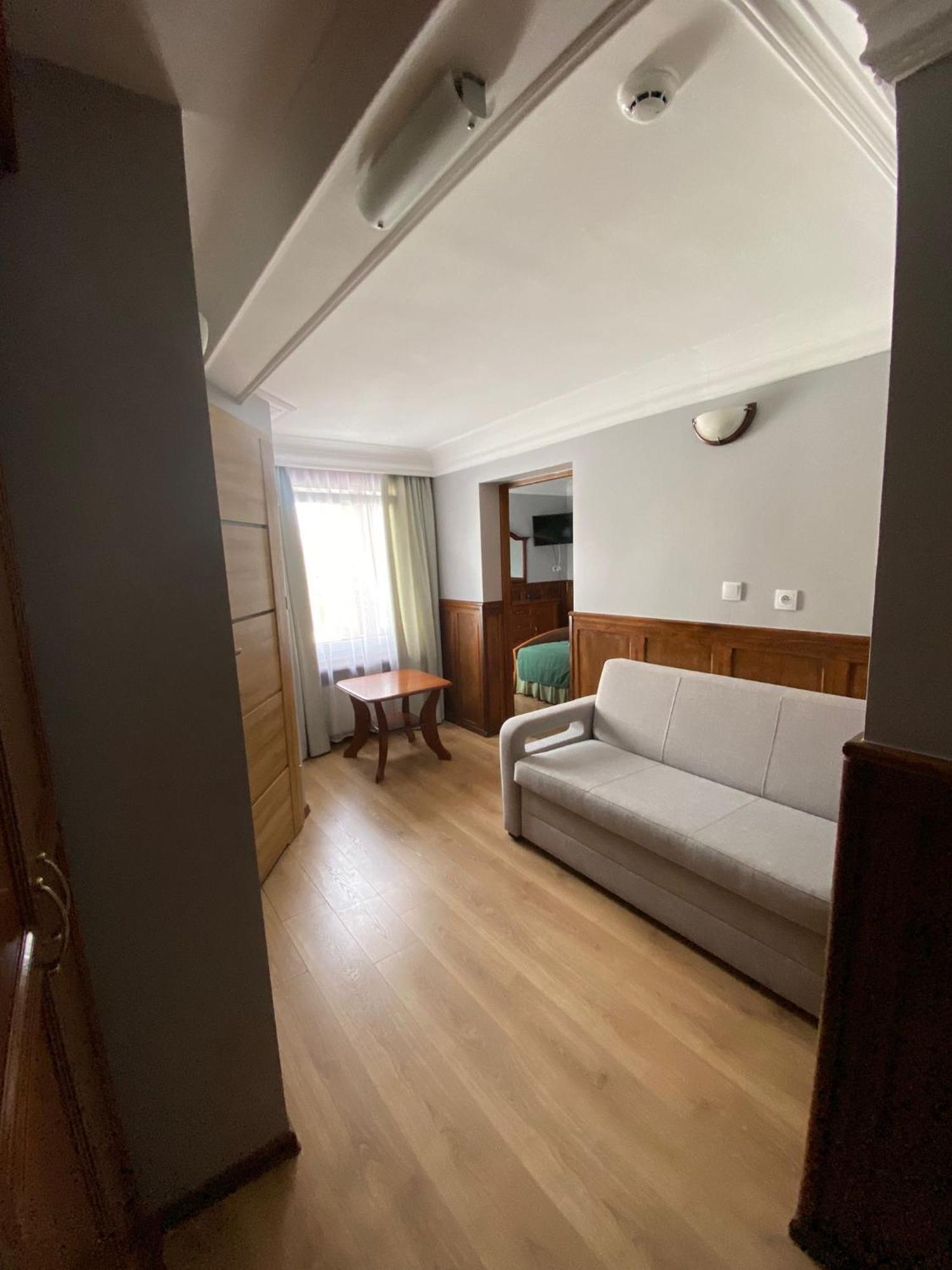 קונין Hotel Kresowianka מראה חיצוני תמונה